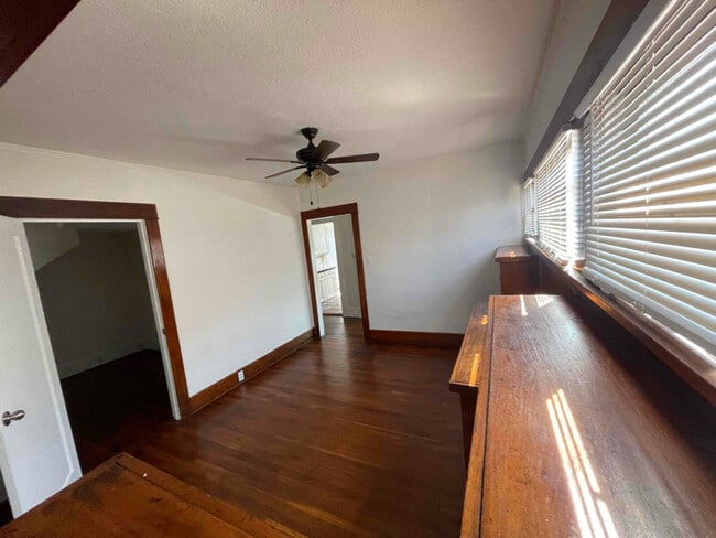 Photo - 141-147 W Ivy St Unit 147