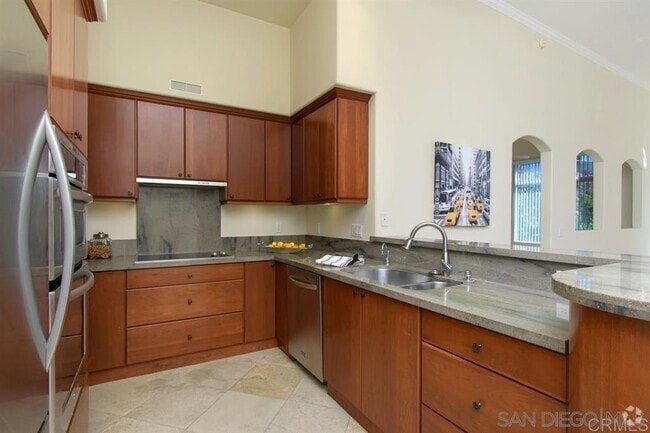 Building Photo - 9245 Regents Rd Unit M408 Rental