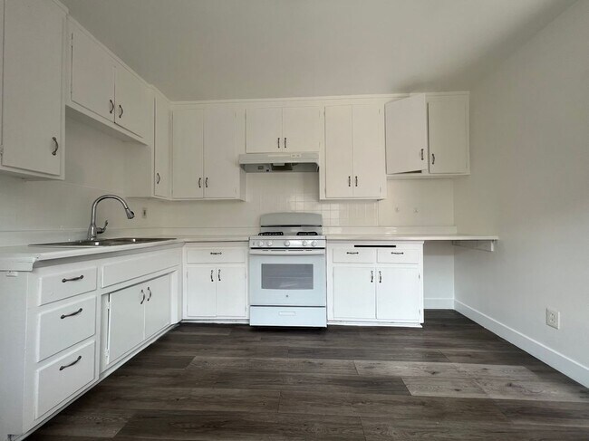Photo - 2604 Mathews Ave Unit 1