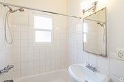 Photo - 1427 N Kingsley St Apartments