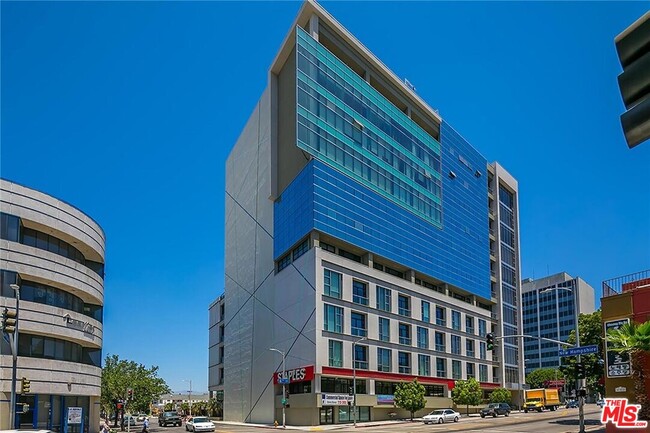 Photo - 3223 W 6th St Unit 706