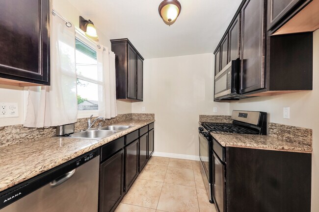 Photo - 4765 Sunnyside Dr