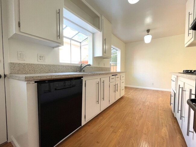 Photo - Newly Remodeled 3BD/1.5BA Duplex in Culver City!