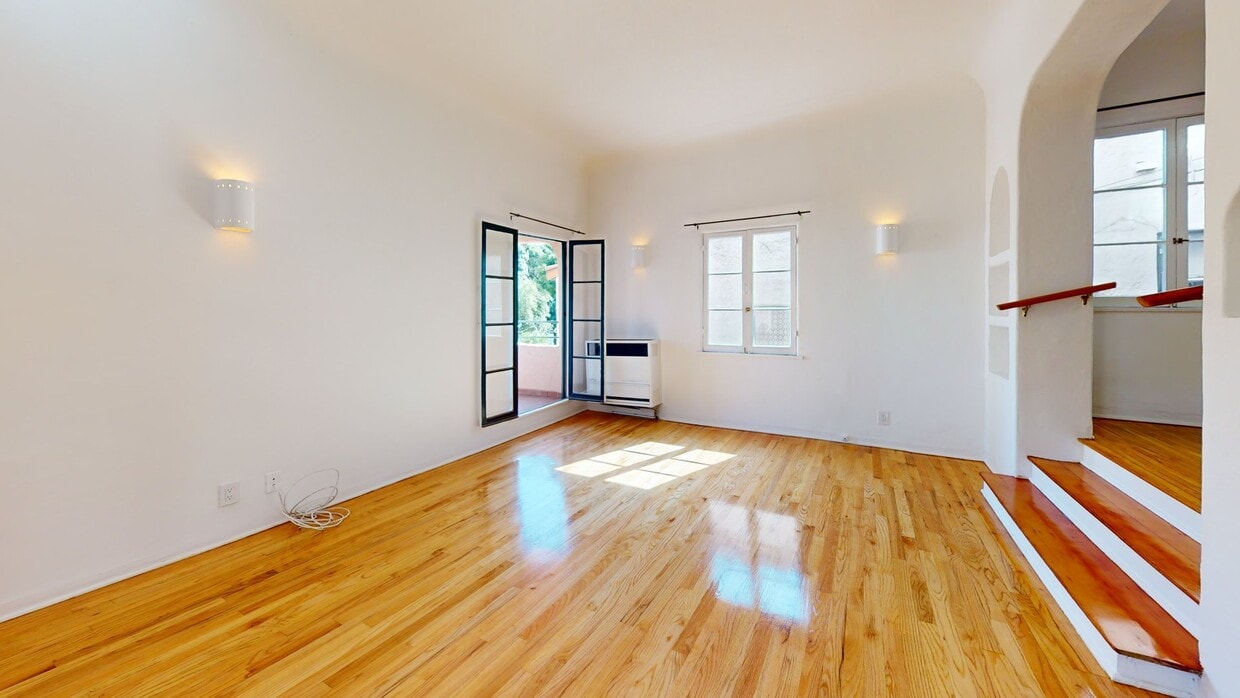 3D Tour - 941 N. Vendome St.