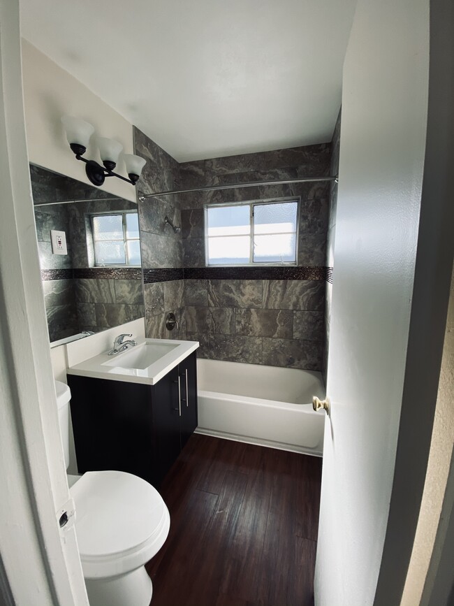 Photo - Melrose Canyon