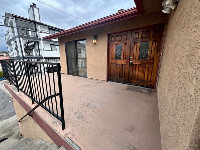 Photo - Grand Ave Barakat Unit #621