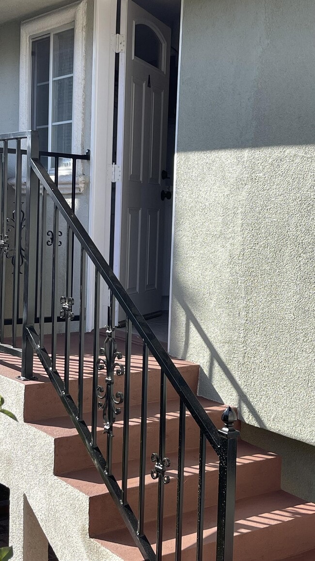 Photo - 5138 W 141st St