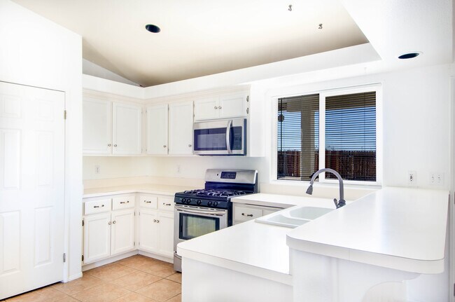 Photo - 72548 Sunnyslope Dr