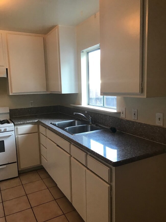 Photo - 109-109 N Michigan Ave Unit 109-3