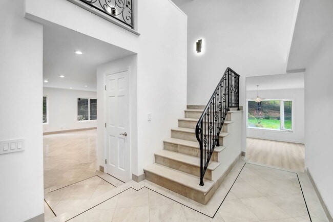 Photo - Rent this Beautiful 5 BEDROOM HOME NOW!