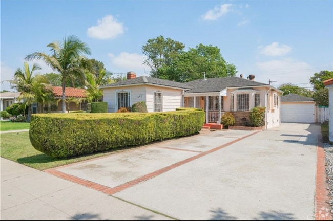 Building Photo - 8724 Ruthelen St Rental
