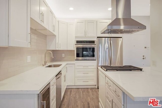 Photo - Stunning Playa del Rey Condo Awaits You!