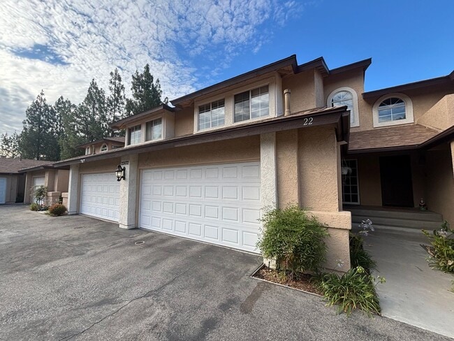 Building Photo - Charming 3-Bedroom Home in the Mountain View Court Community!