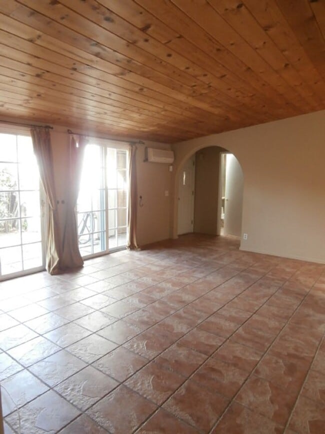 Photo - Cozy Samarkand Cottage Near Shopping & Dining