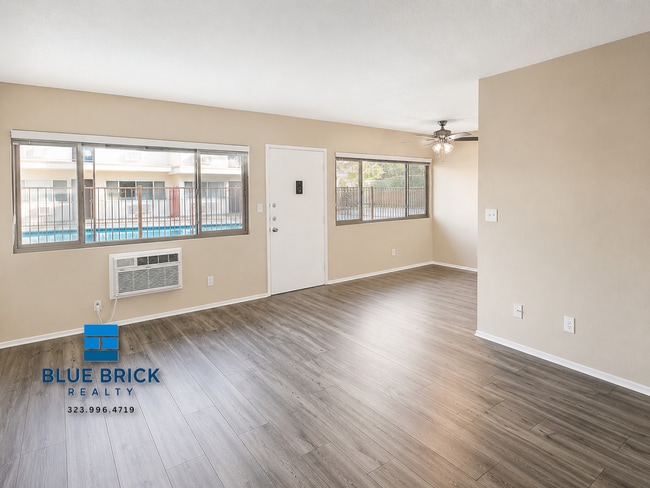 Building Photo - 11840 Kittridge St Unit 6