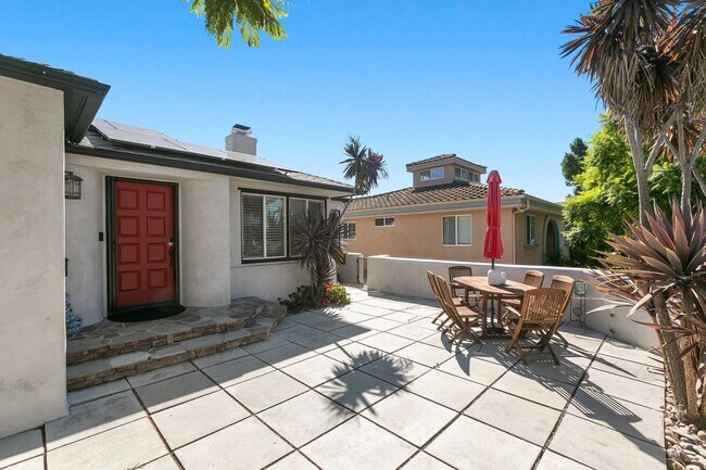 Photo - Spacious Talmadge Home WITH POOL!