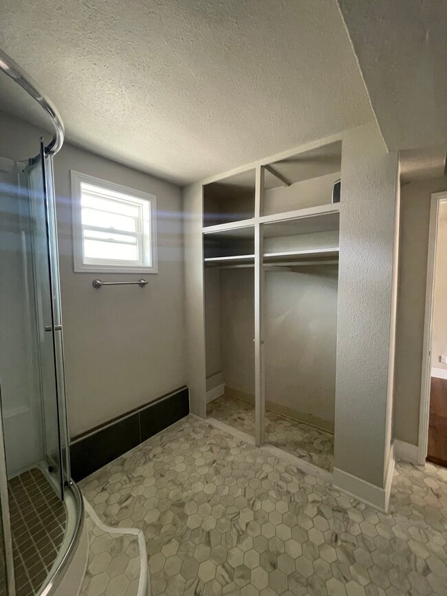 Photo - 4400 N Lakewood Blvd Unit 4400 - B - STUDIO APT