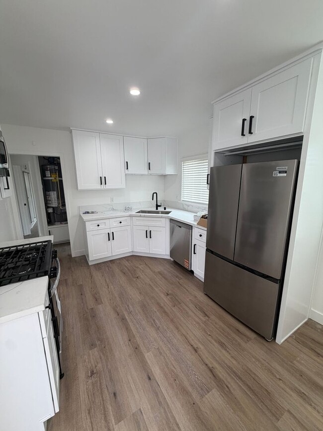 Building Photo - Toluca West: Brand new Unit 4913