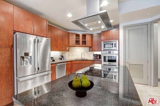 Building Photo - 10710 Wilshire Blvd Unit 706 Rental