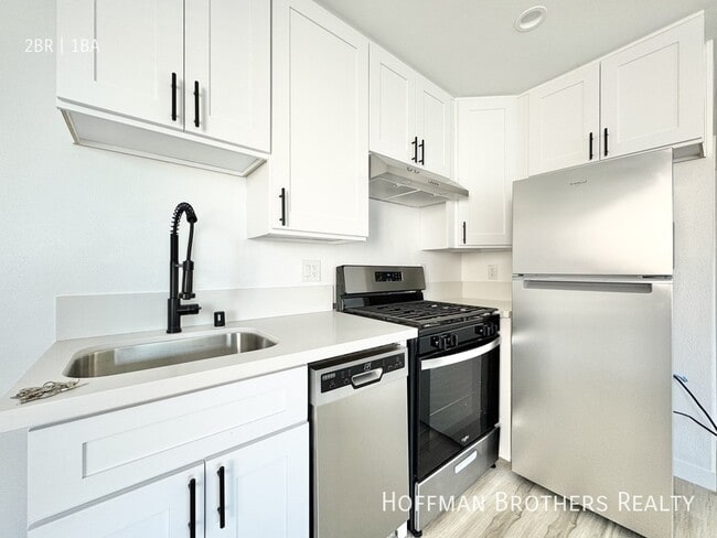 Building Photo - 1411 Mohawk St