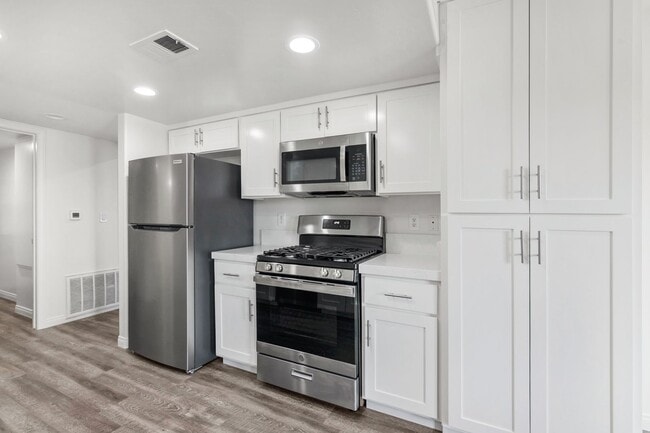 Photo - Pharus Plaza