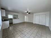 Spacious studio - 1528 N Waterman Ave Unit Studio