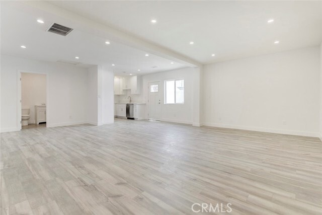 Photo - 11326 Haskell Ave