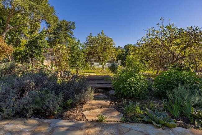 Photo - East End Hideaway