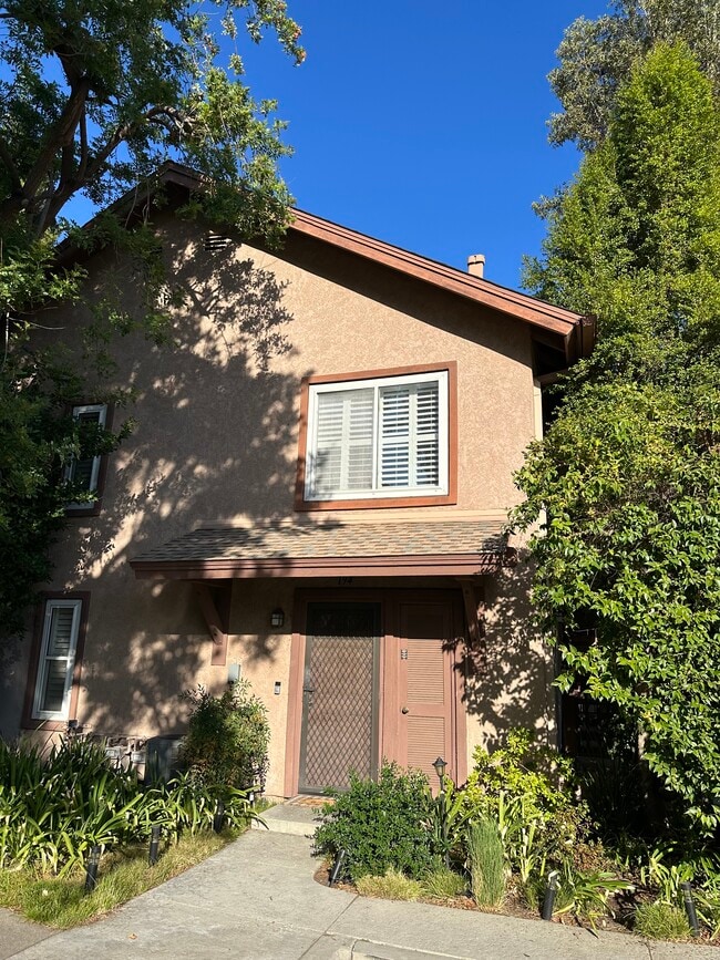 Building Photo - 7060 Shoup Ave Unit 194