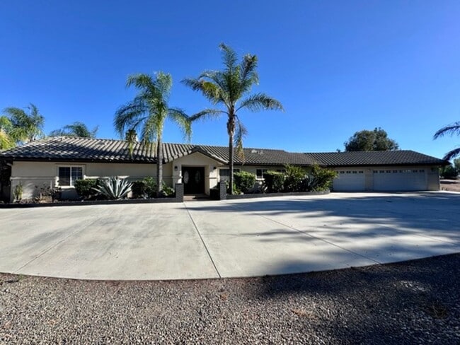 Welcome to this stunning upgraded ranch-st... - Welcome to this stunning upgraded ranch-st... House