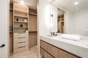 Photo - 18848 Collins St Apartment