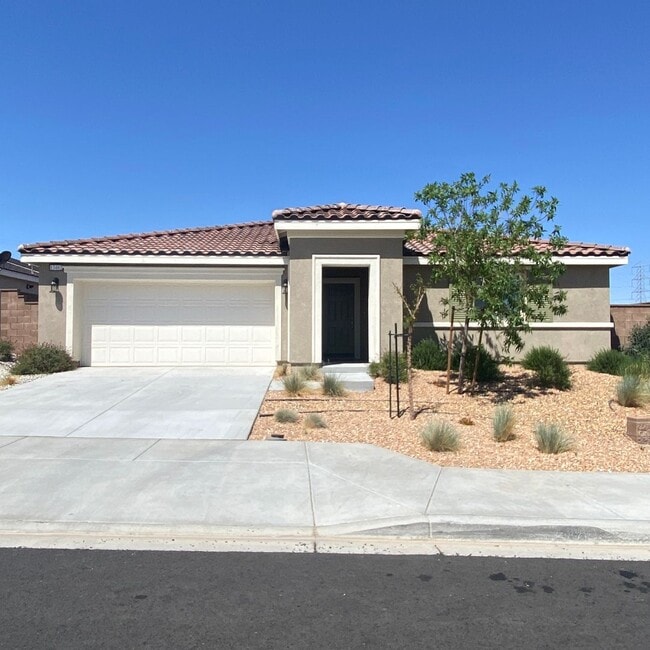 Building Photo - NEWER 4 BEDROOM VICTORVILLE HOME