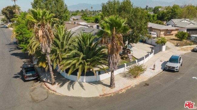 Photo - 9620 Woodale Ave