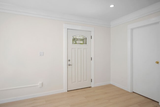 Photo - 525 W Wilson Ave