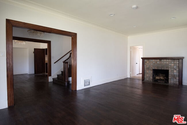 Photo - 2142 S Victoria Ave