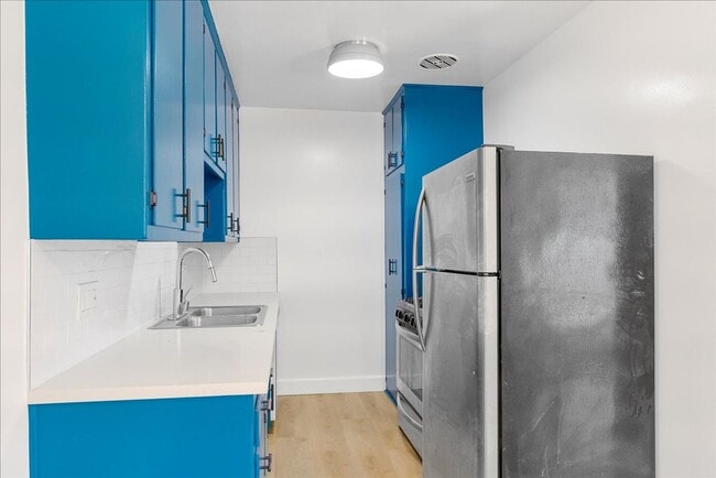Photo - 6114 Cahuenga Blvd Unit 06