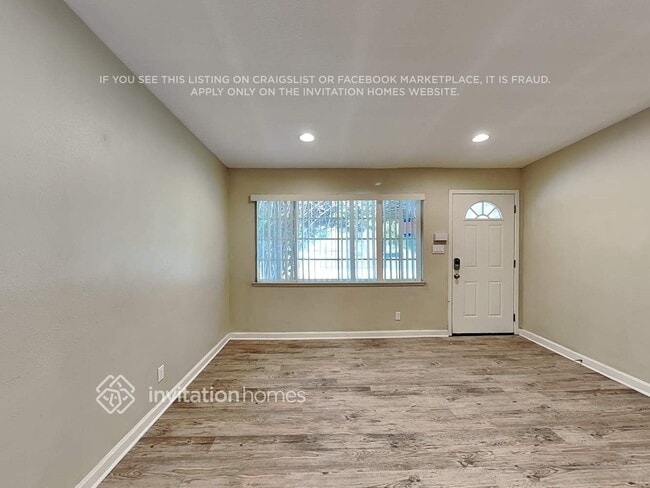 Photo - 12601 Mercer St