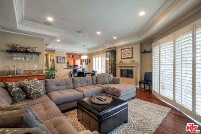 Building Photo - 11578 Iowa Ave Unit 202