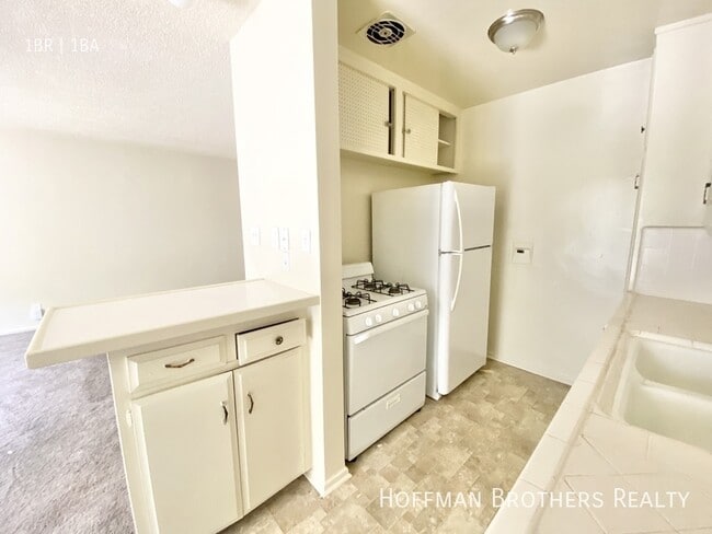 Photo - 3339 Mentone Ave Unit 1