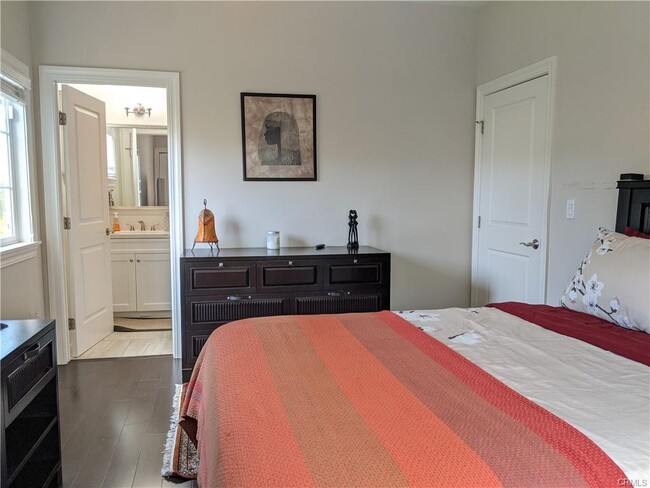 Building Photo - 4634 La Canada Blvd Rental