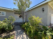 Photo - AVAILABLE NOW! Encino home w/all appliance...