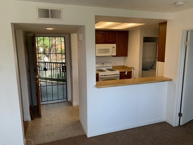 Photo - Spacious Condo w/ Washer/Dryer, A/C & View!