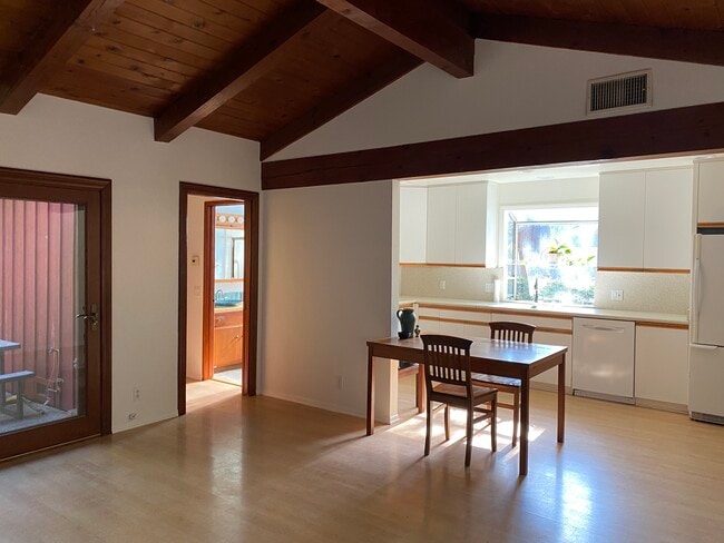 Photo - 554 Paige Ln