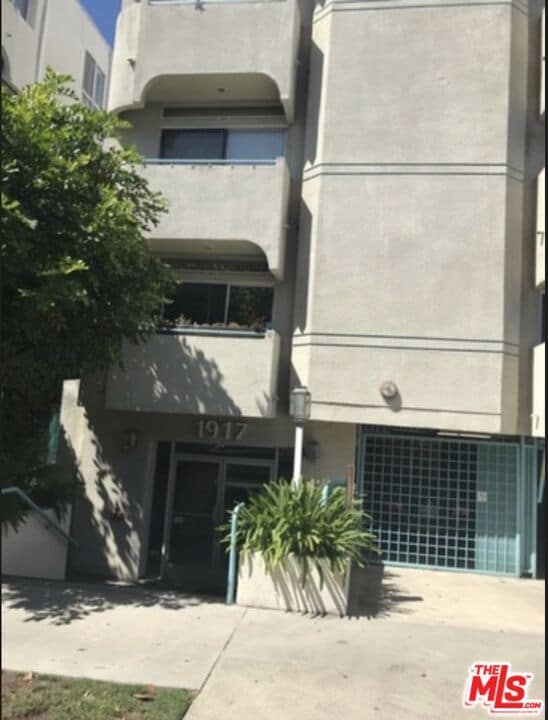 Photo - 1917 Glendon Ave Unit 302