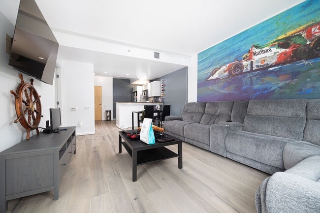 Photo - 1BD/1BATH Perfectly situated 1 bedroom condo for rent in Downtown! Unit 204