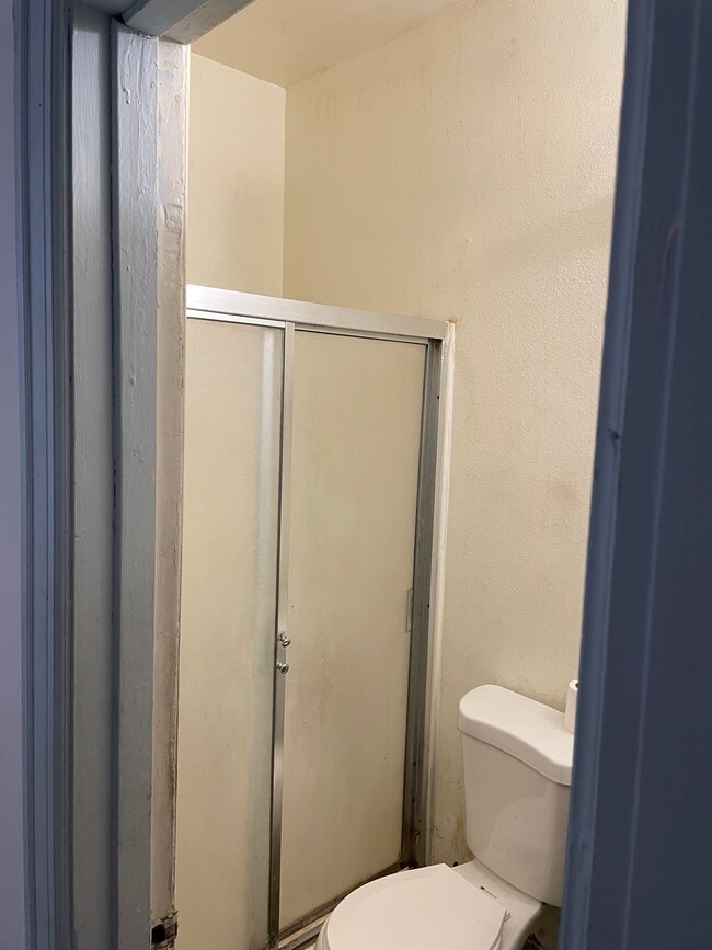 Photo - 235 W 5th St