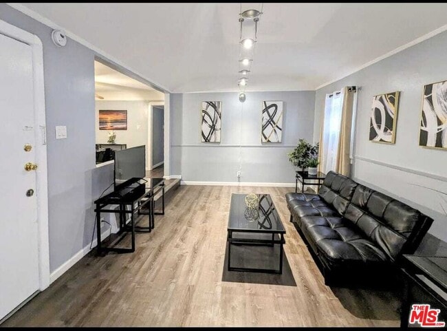 Photo - 606 N Alta Vista Blvd