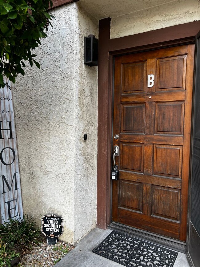 Photo - 2 Bedroom 1.5 Bath Townhouse Condo for Rent in the Heart of Monrovia