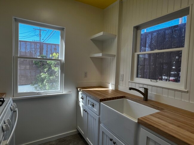 Photo - 1413 Abbot Kinney Blvd Unit 1413.5