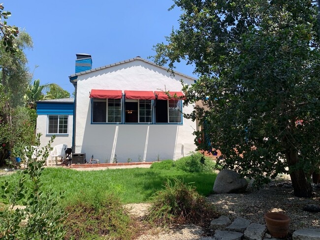 Building Photo - 5046 La Roda Ave